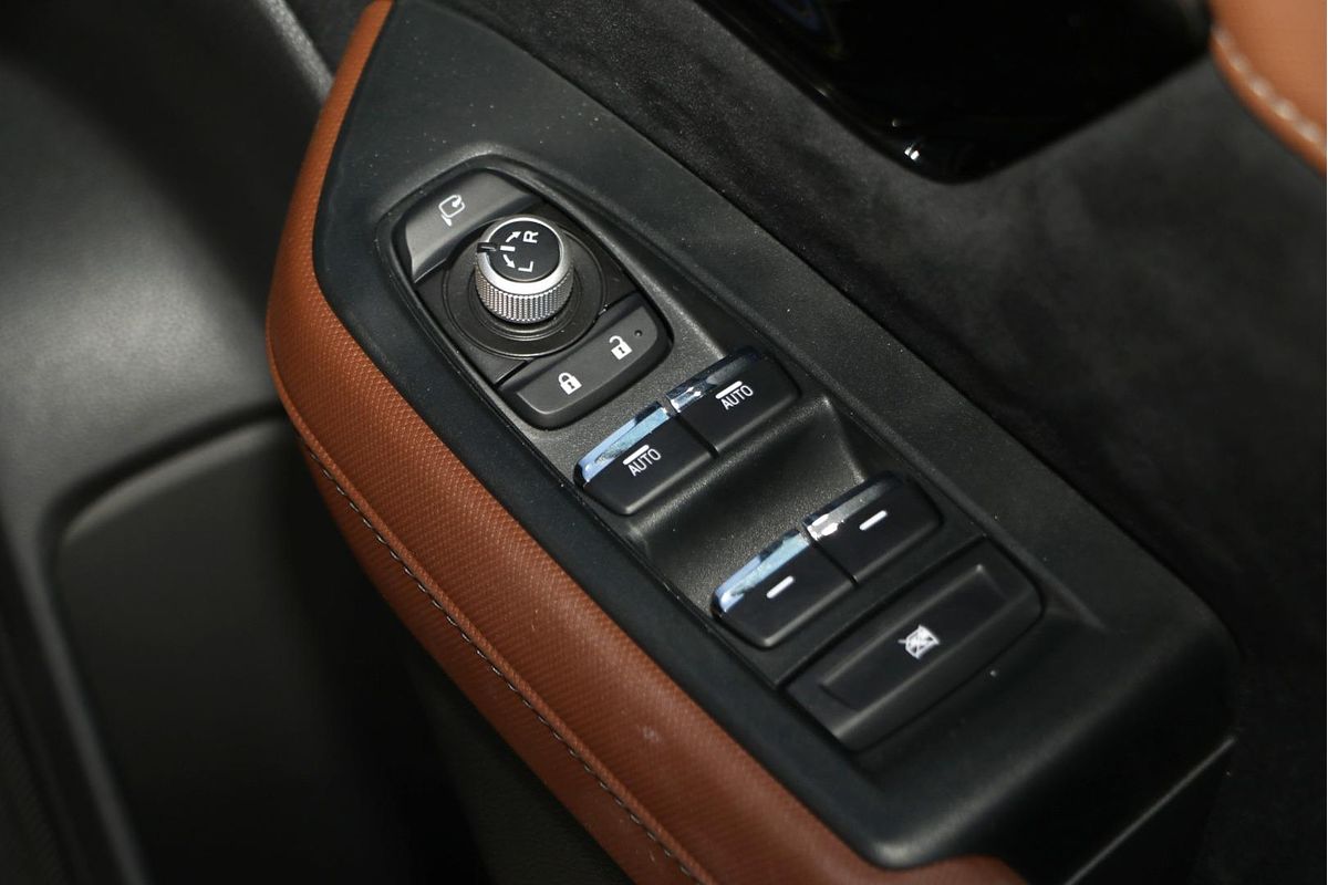 2025 Subaru Forester Hybrid Touring S6