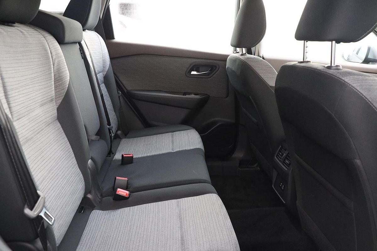 2025 Nissan X-TRAIL ST T33