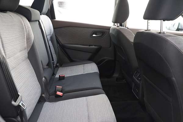 2025 Nissan X-TRAIL ST T33