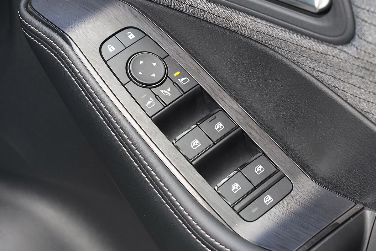 2025 Nissan X-TRAIL ST T33