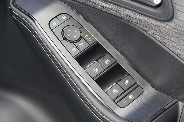 2025 Nissan X-TRAIL ST T33