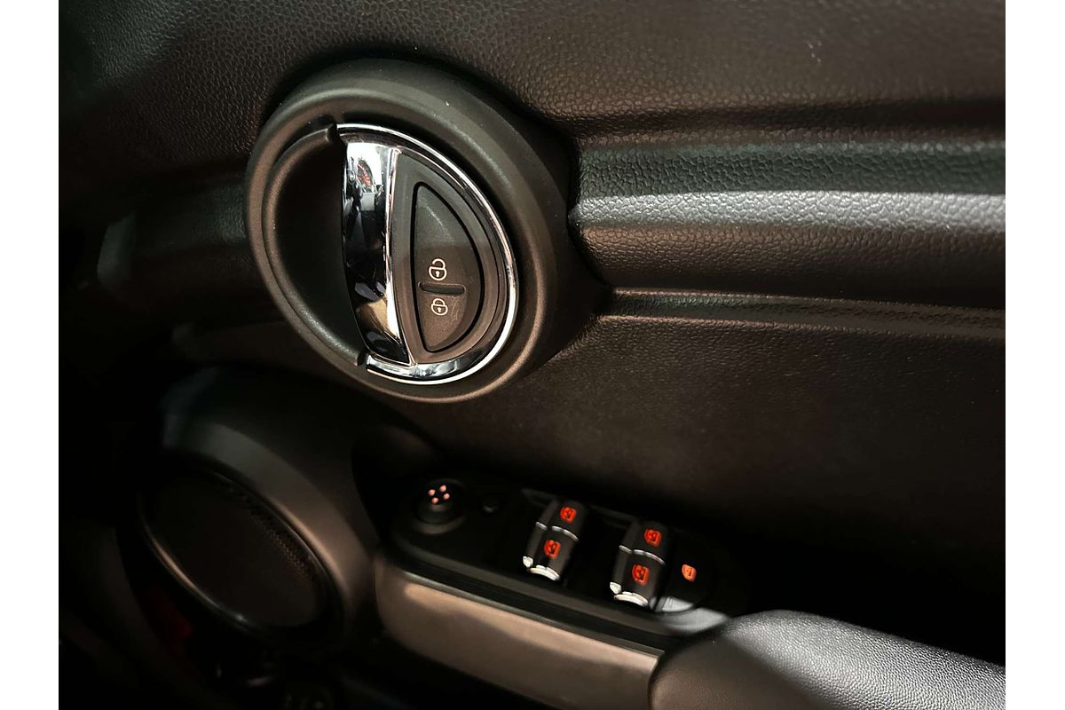 2018 MINI Hatch Cooper F55