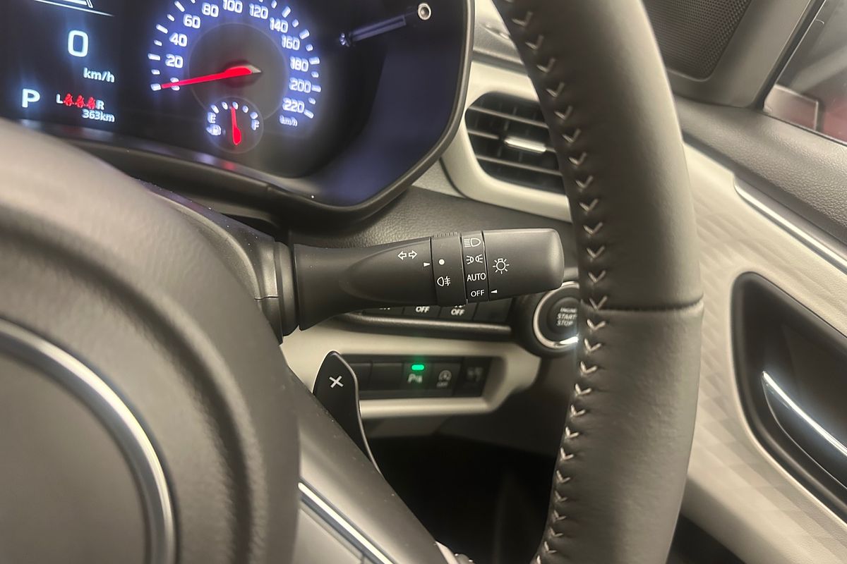 2025 Suzuki Swift Hybrid GLX UZ