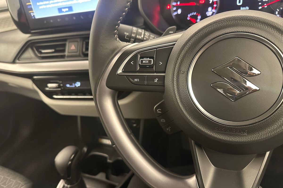 2025 Suzuki Swift Hybrid GLX UZ