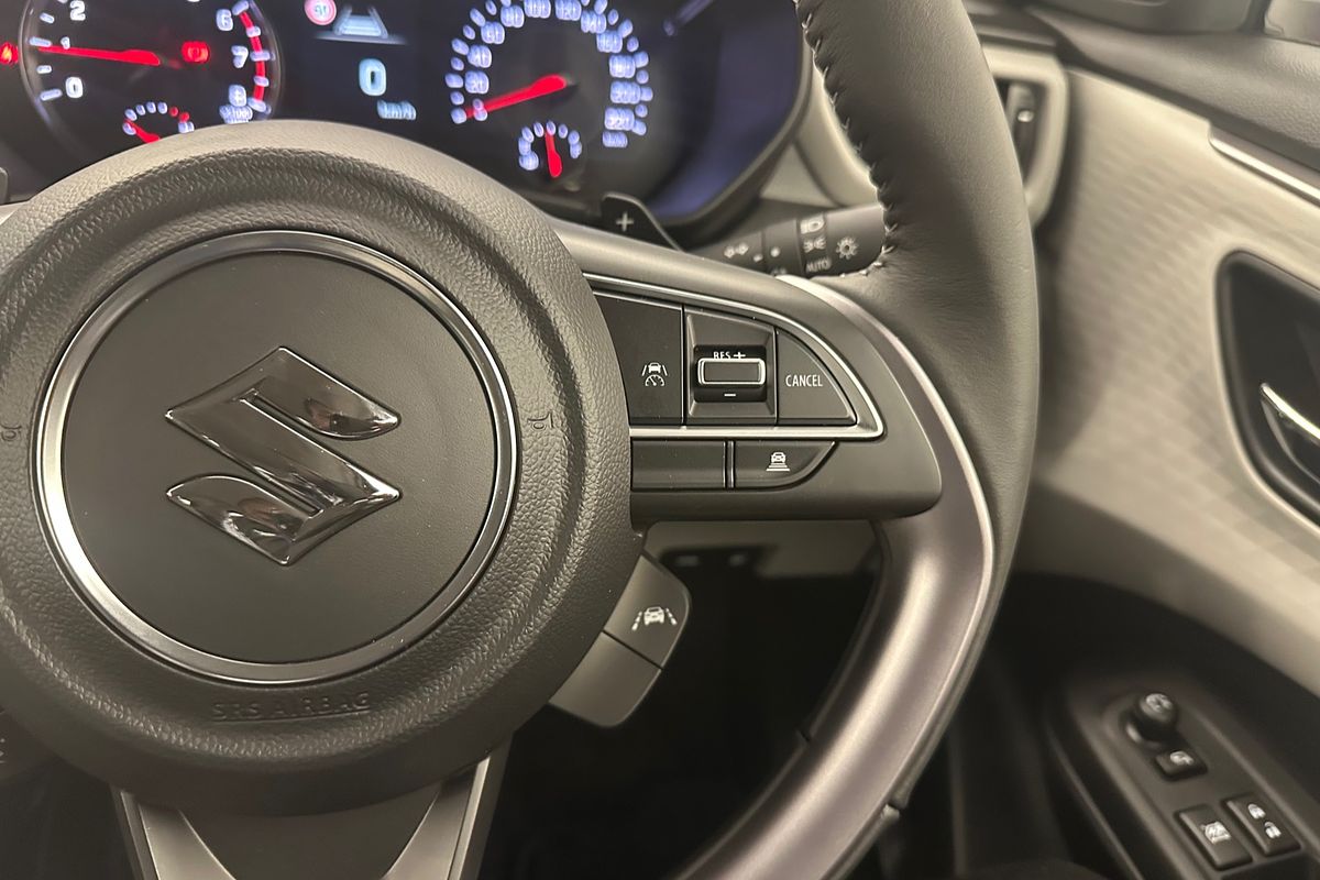 2025 Suzuki Swift Hybrid GLX UZ