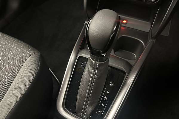 2025 Suzuki Swift Hybrid GLX UZ