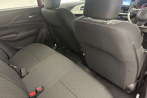 2025 Suzuki Swift Hybrid GLX UZ