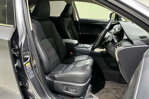 2015 Lexus NX NX300h Luxury AYZ10R