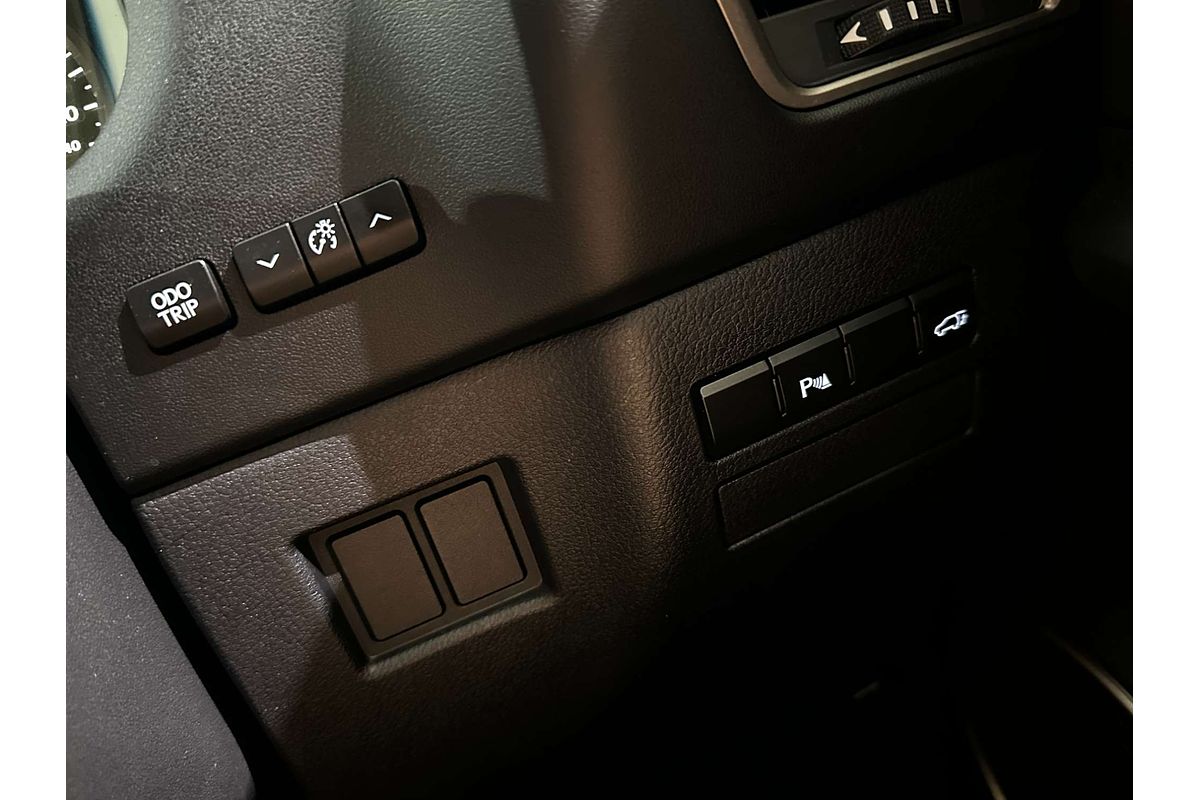 2015 Lexus NX NX300h Luxury AYZ10R