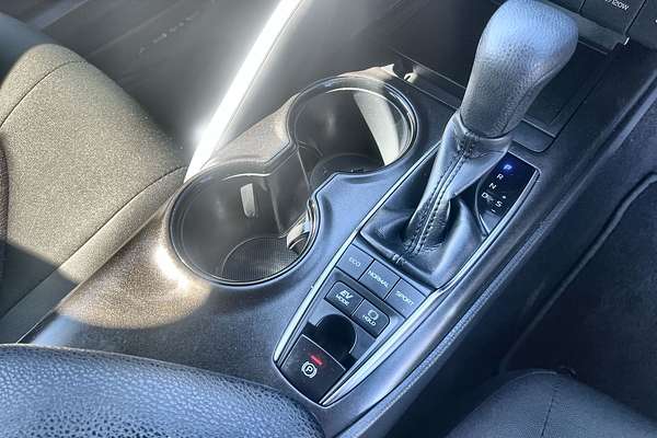 2021 Toyota Camry Ascent AXVH70R