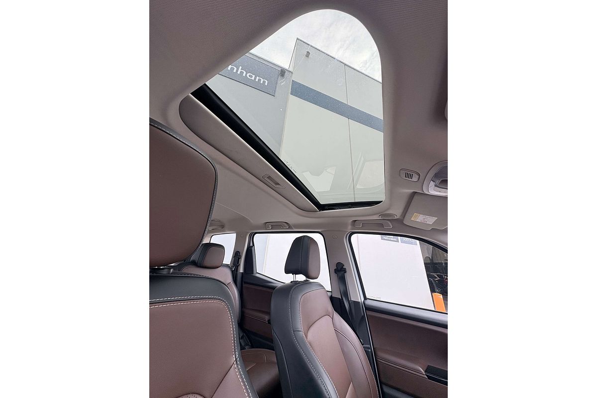 2023 Mahindra Scorpio Z8L