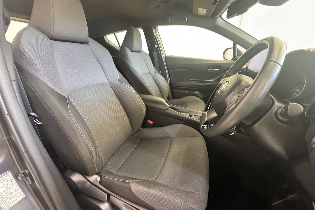 2020 Toyota C-HR GXL NGX10R
