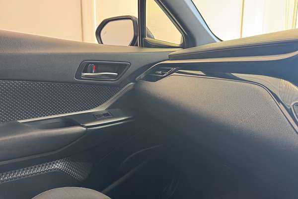 2020 Toyota C-HR GXL NGX10R