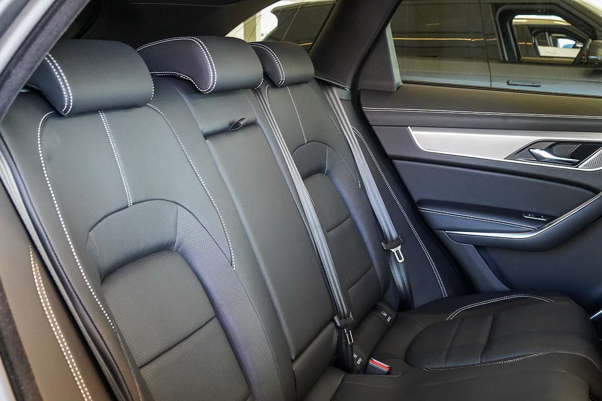 2024 Jaguar F-PACE PHEV P400e R-Dynamic SE 90th Anniversary Edition X761