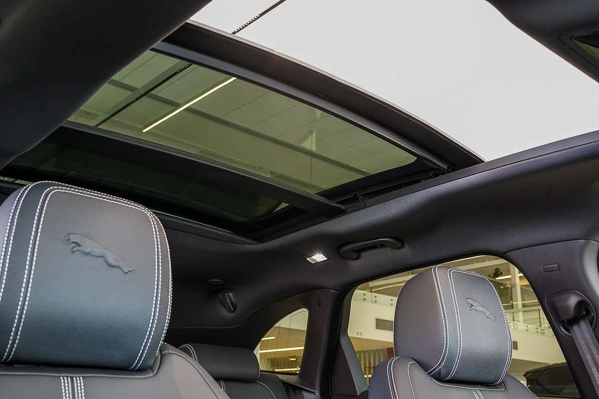 2024 Jaguar F-PACE PHEV P400e R-Dynamic SE 90th Anniversary Edition X761