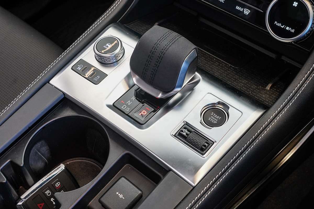 2024 Jaguar F-PACE PHEV P400e R-Dynamic SE 90th Anniversary Edition X761