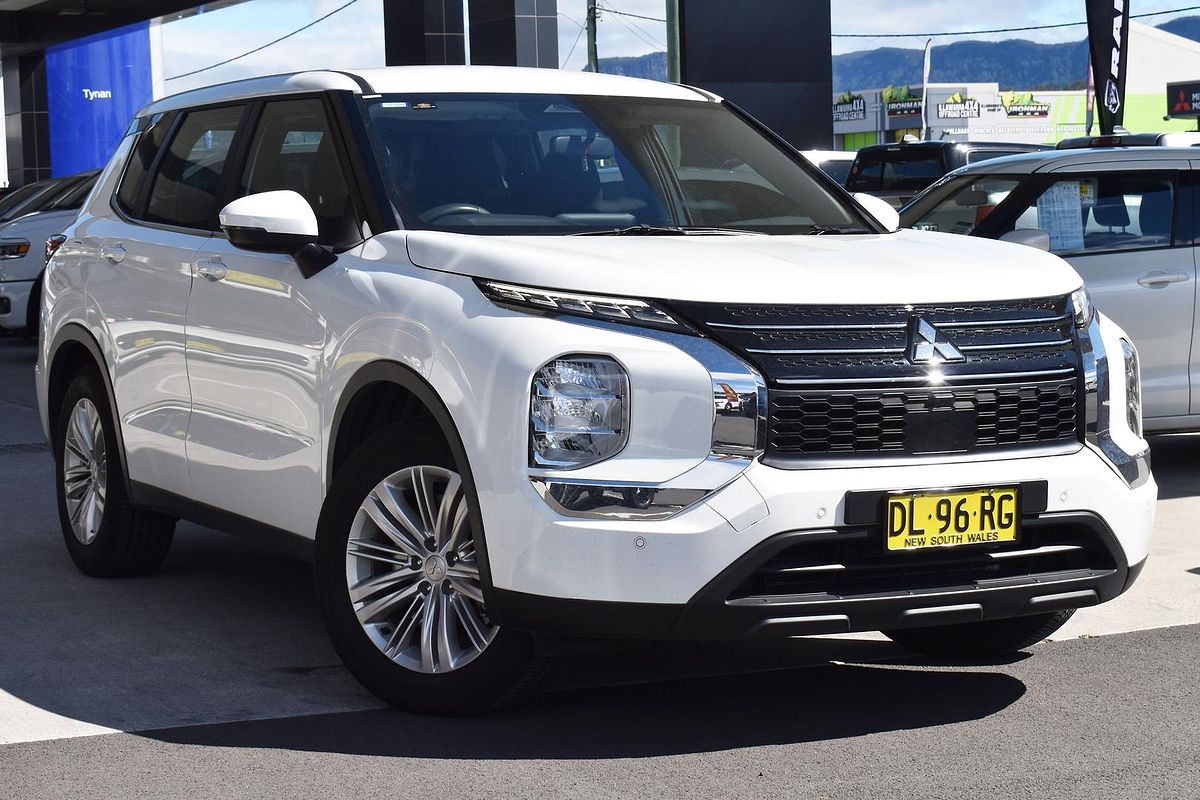 2024 Mitsubishi Outlander ES ZM