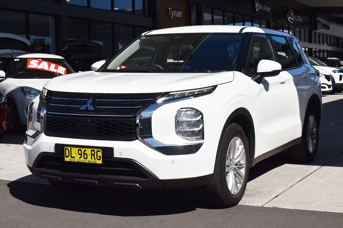 2024 Mitsubishi Outlander ES ZM