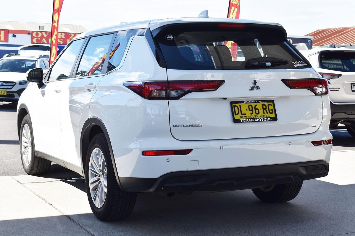 2024 Mitsubishi Outlander ES ZM