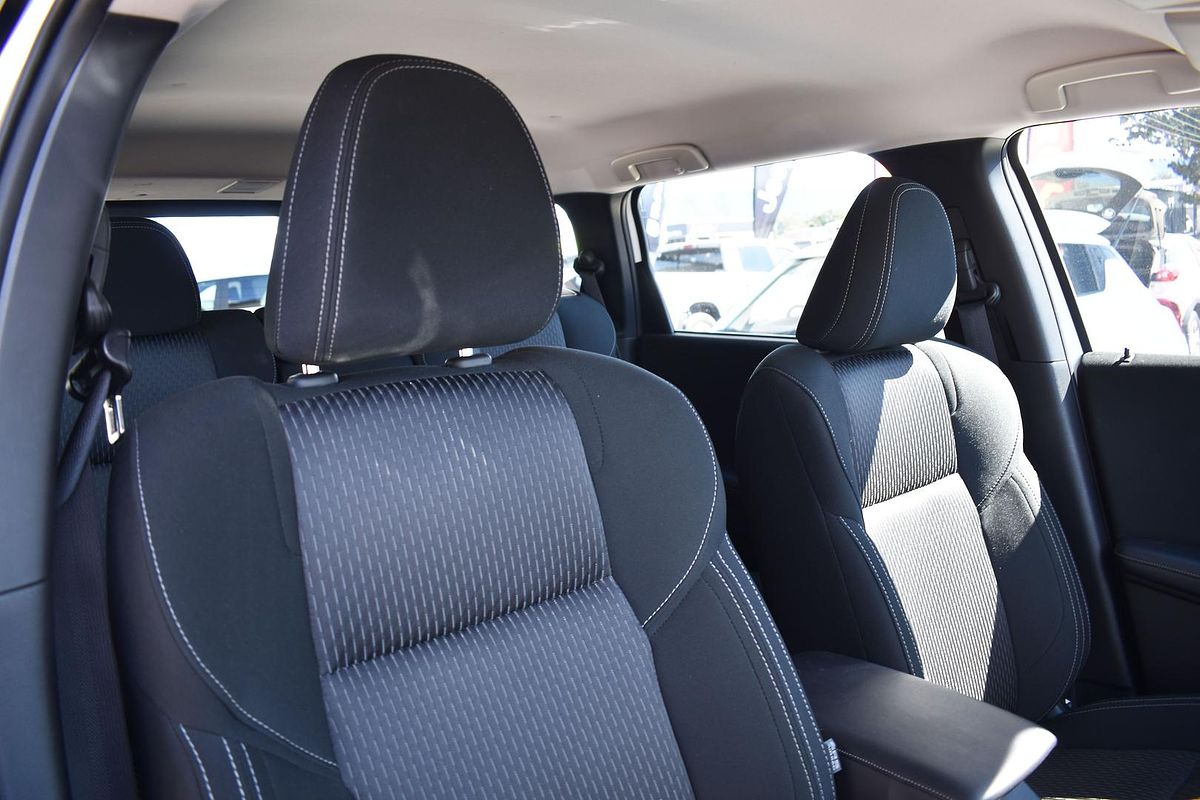2024 Mitsubishi Outlander ES ZM