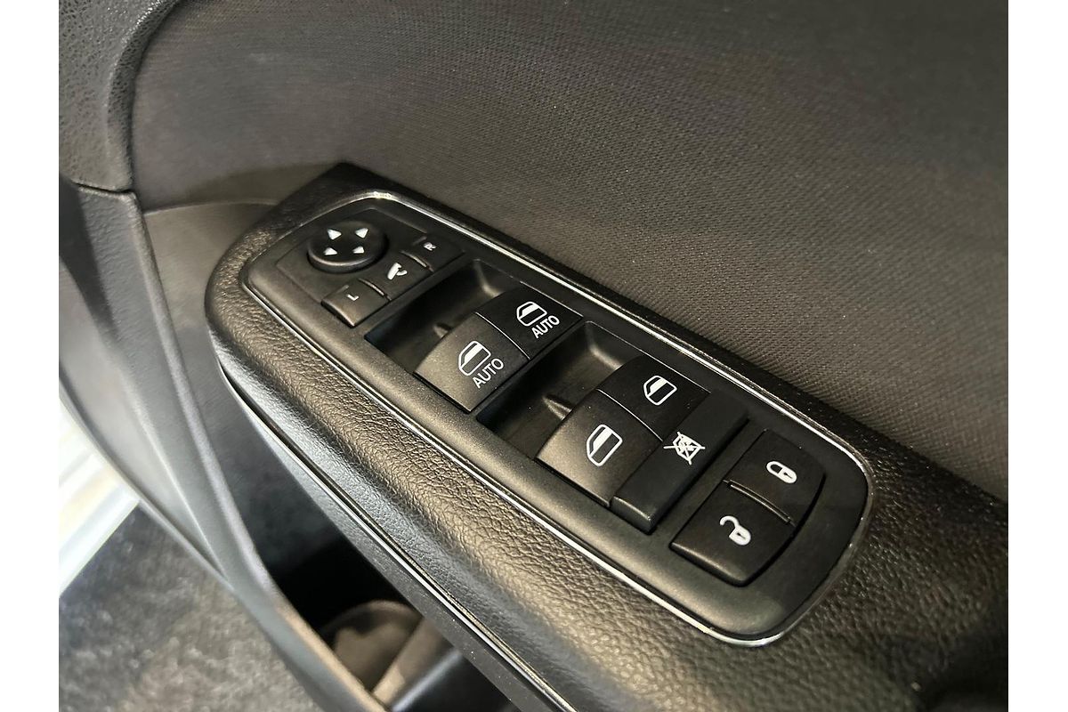 2021 Chrysler 300 SRT Core LX