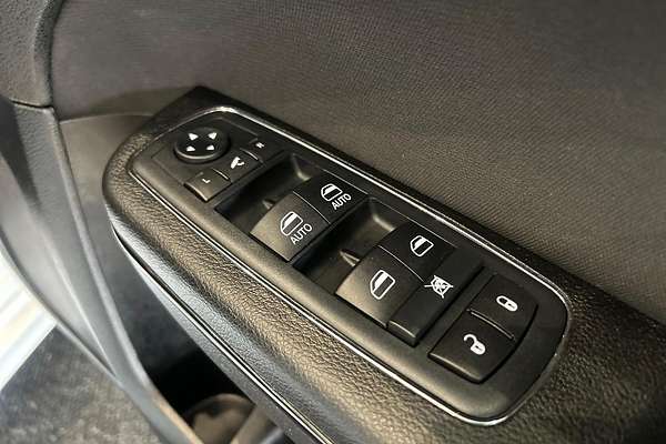 2021 Chrysler 300 SRT Core LX