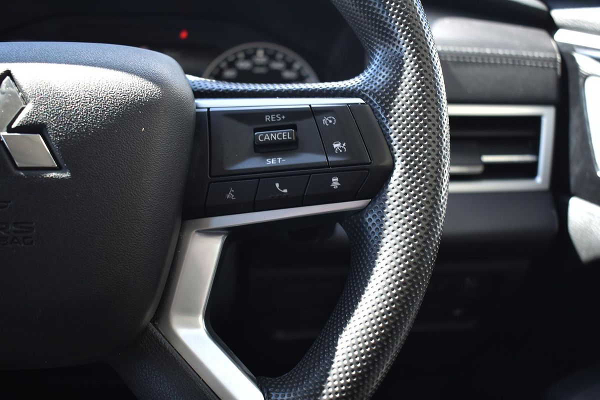 2024 Mitsubishi Outlander ES ZM