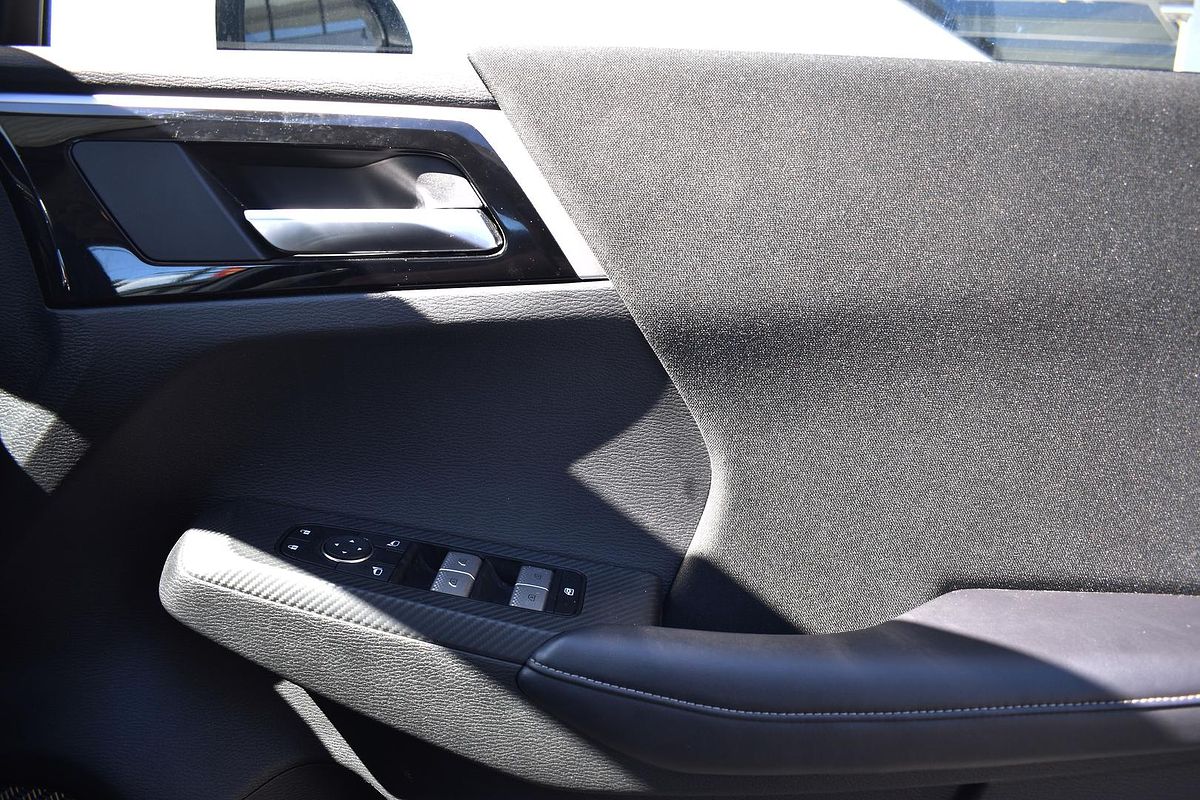 2024 Mitsubishi Outlander ES ZM