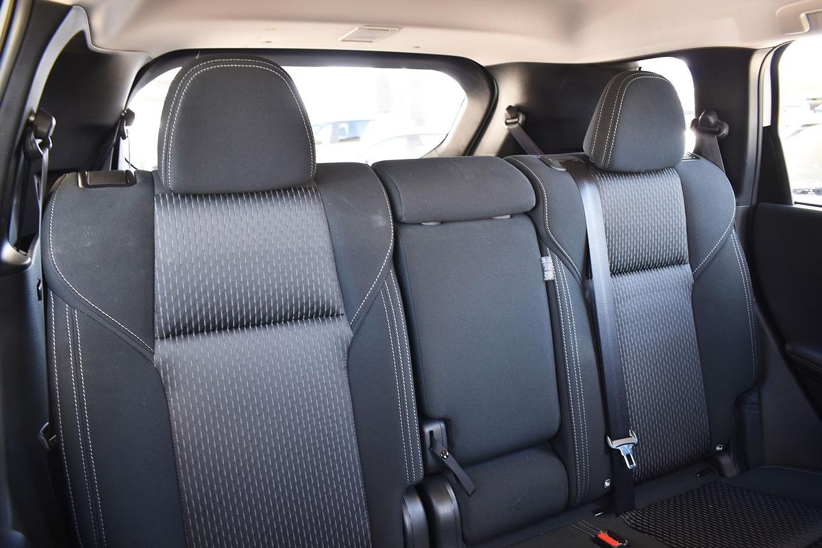 2024 Mitsubishi Outlander ES ZM