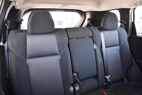 2024 Mitsubishi Outlander ES ZM