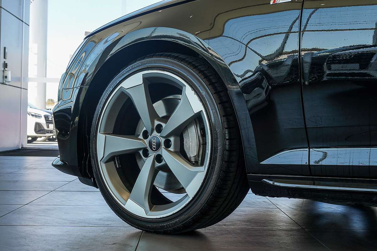 2019 Audi A4 45 TFSI S line B9