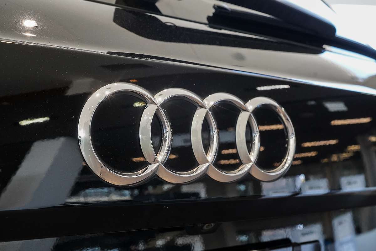 2019 Audi A4 45 TFSI S line B9