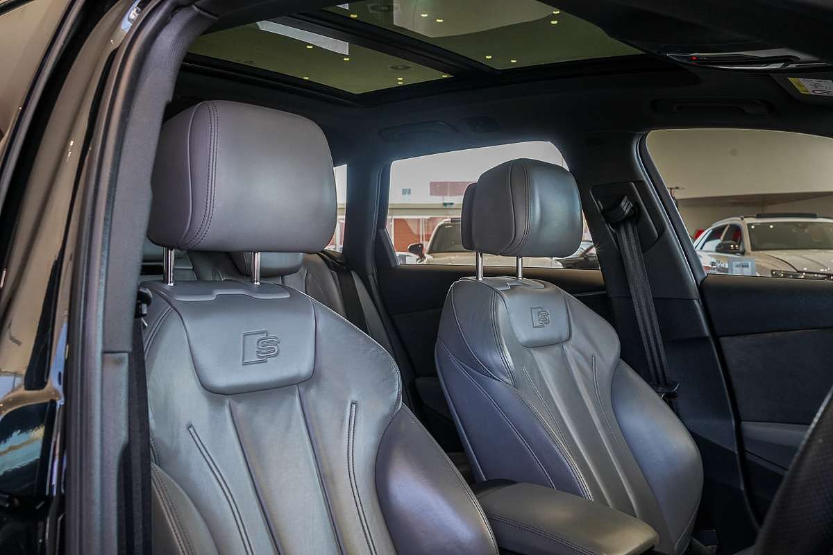 2019 Audi A4 45 TFSI S line B9