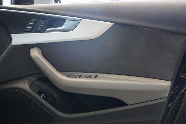 2019 Audi A4 45 TFSI S line B9