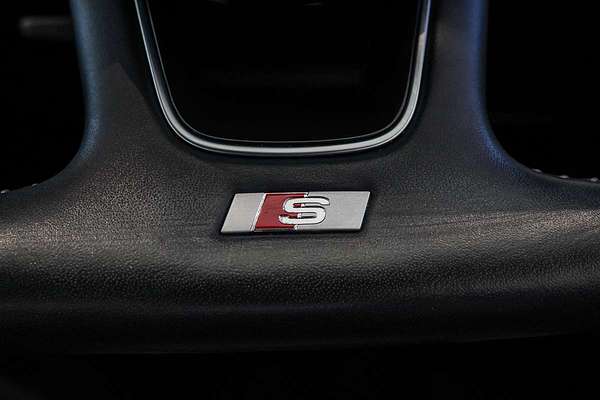 2019 Audi A4 45 TFSI S line B9