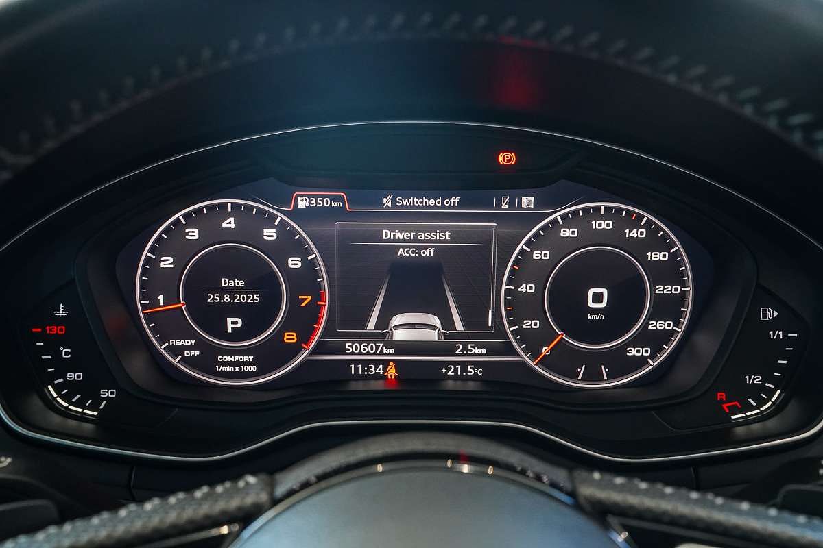 2019 Audi A4 45 TFSI S line B9