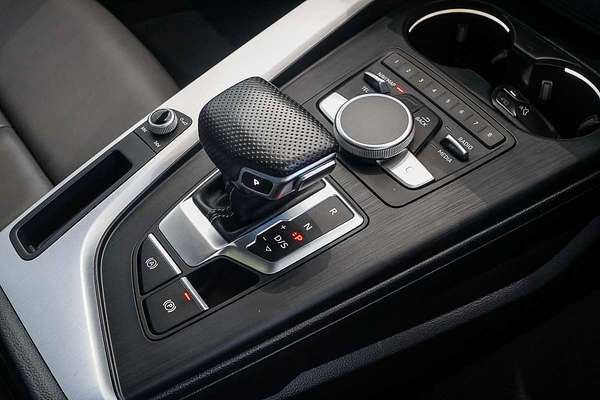 2019 Audi A4 45 TFSI S line B9