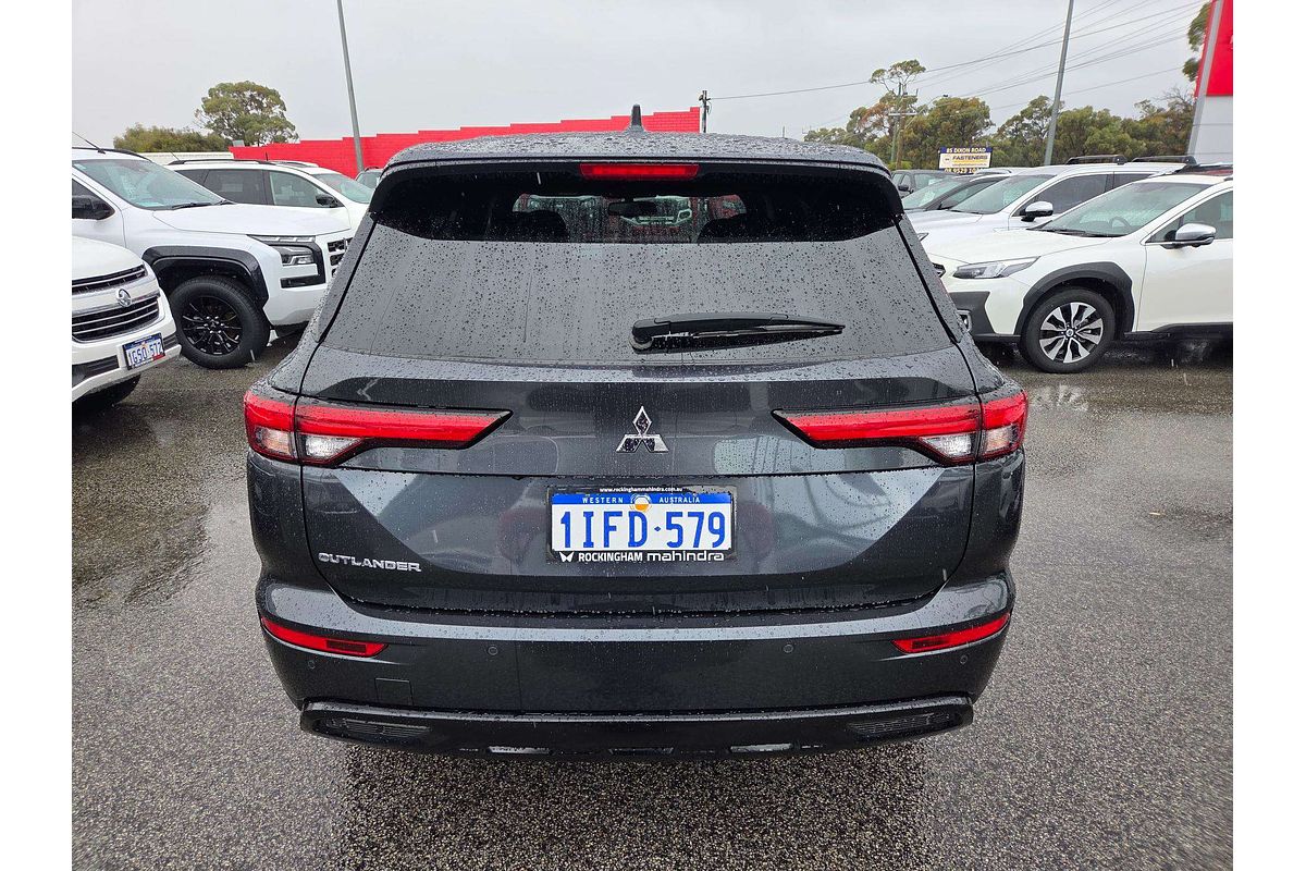 2024 Mitsubishi Outlander Black Edition ZM