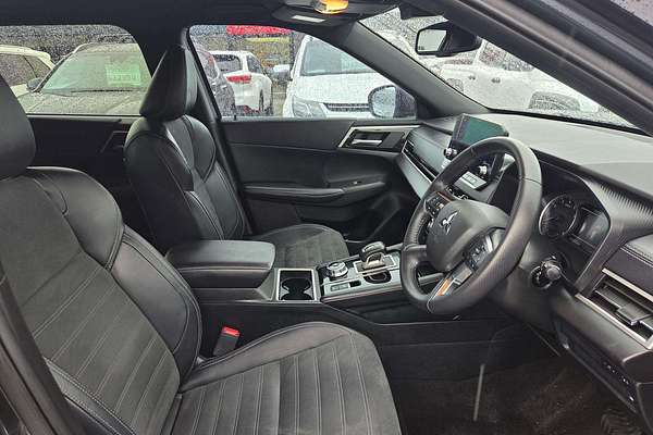 2024 Mitsubishi Outlander Black Edition ZM
