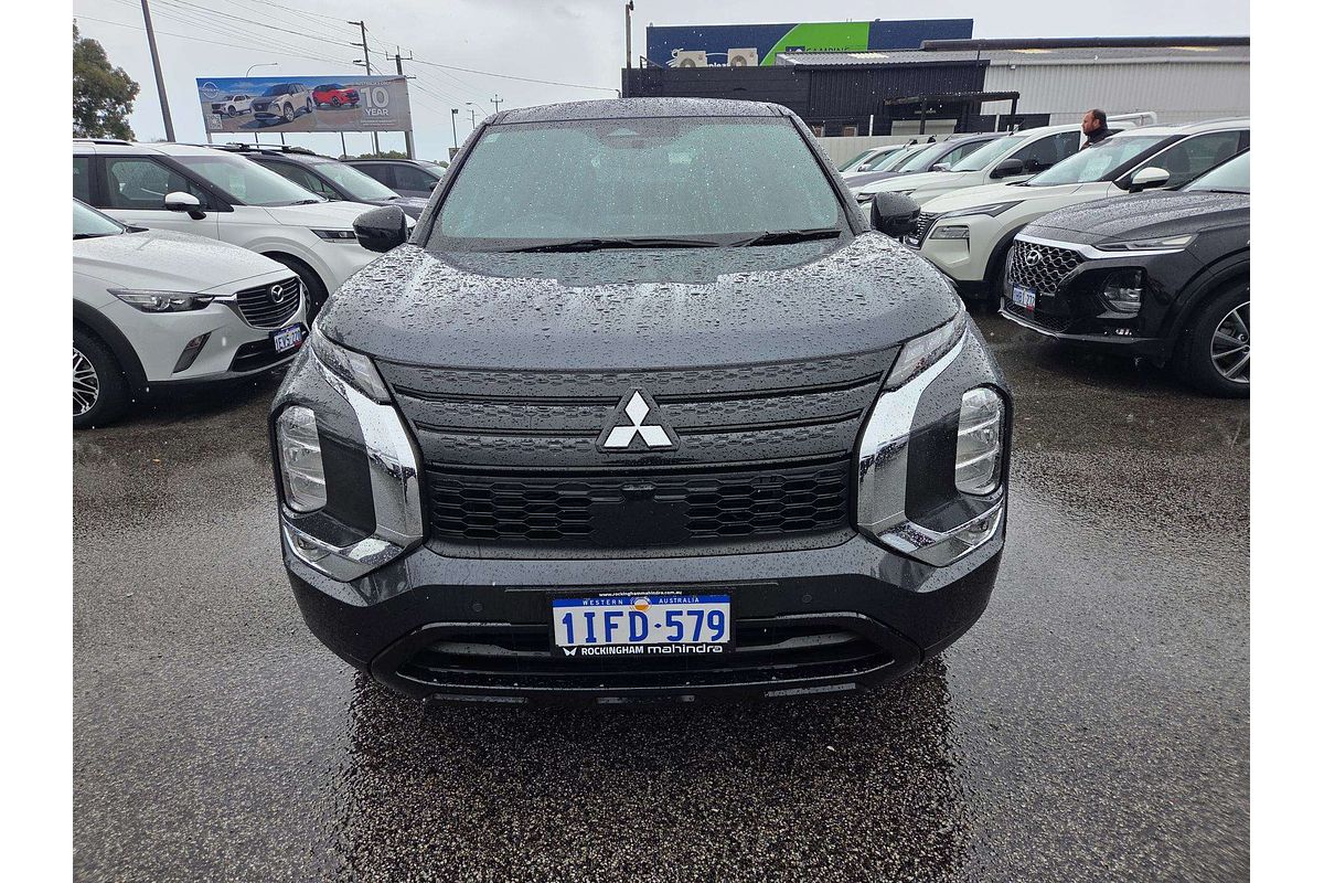 2024 Mitsubishi Outlander Black Edition ZM