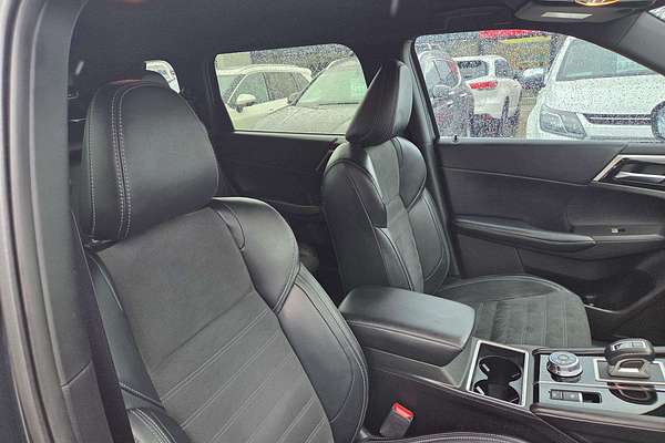 2024 Mitsubishi Outlander Black Edition ZM