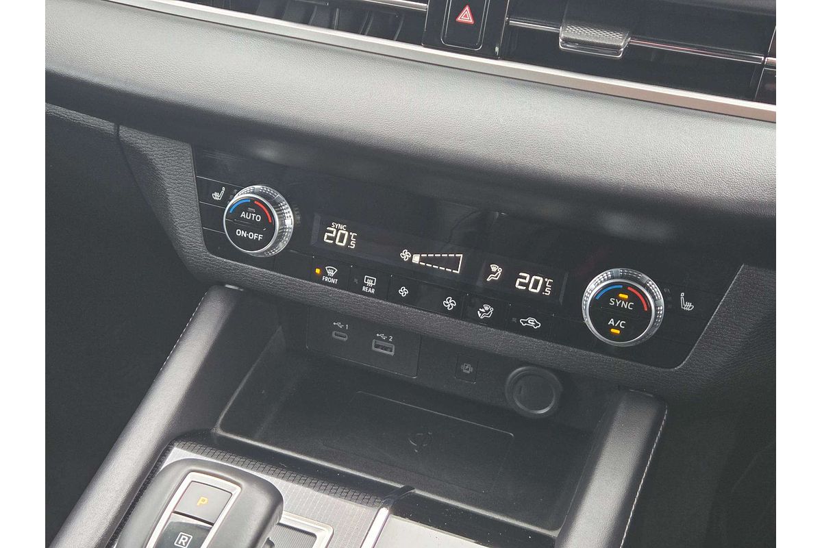 2024 Mitsubishi Outlander Black Edition ZM