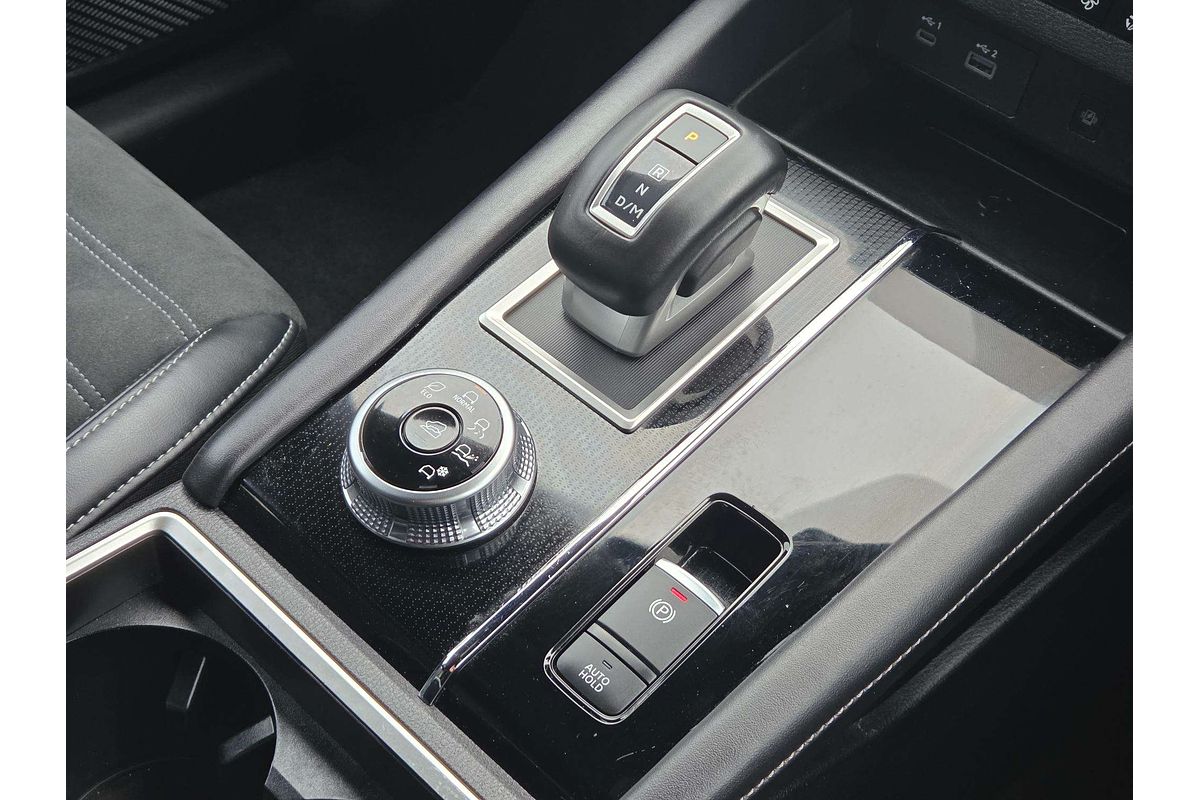 2024 Mitsubishi Outlander Black Edition ZM