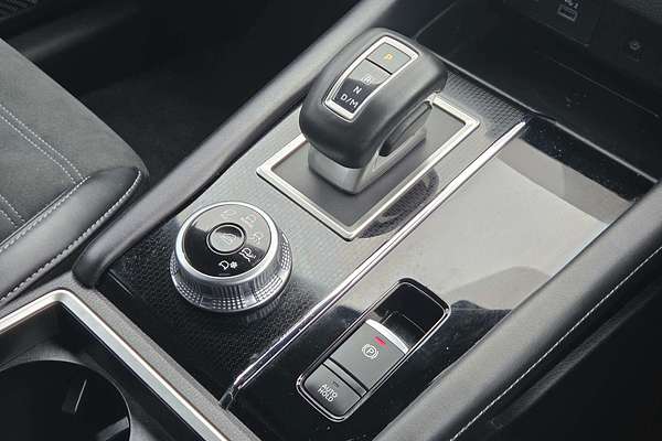 2024 Mitsubishi Outlander Black Edition ZM