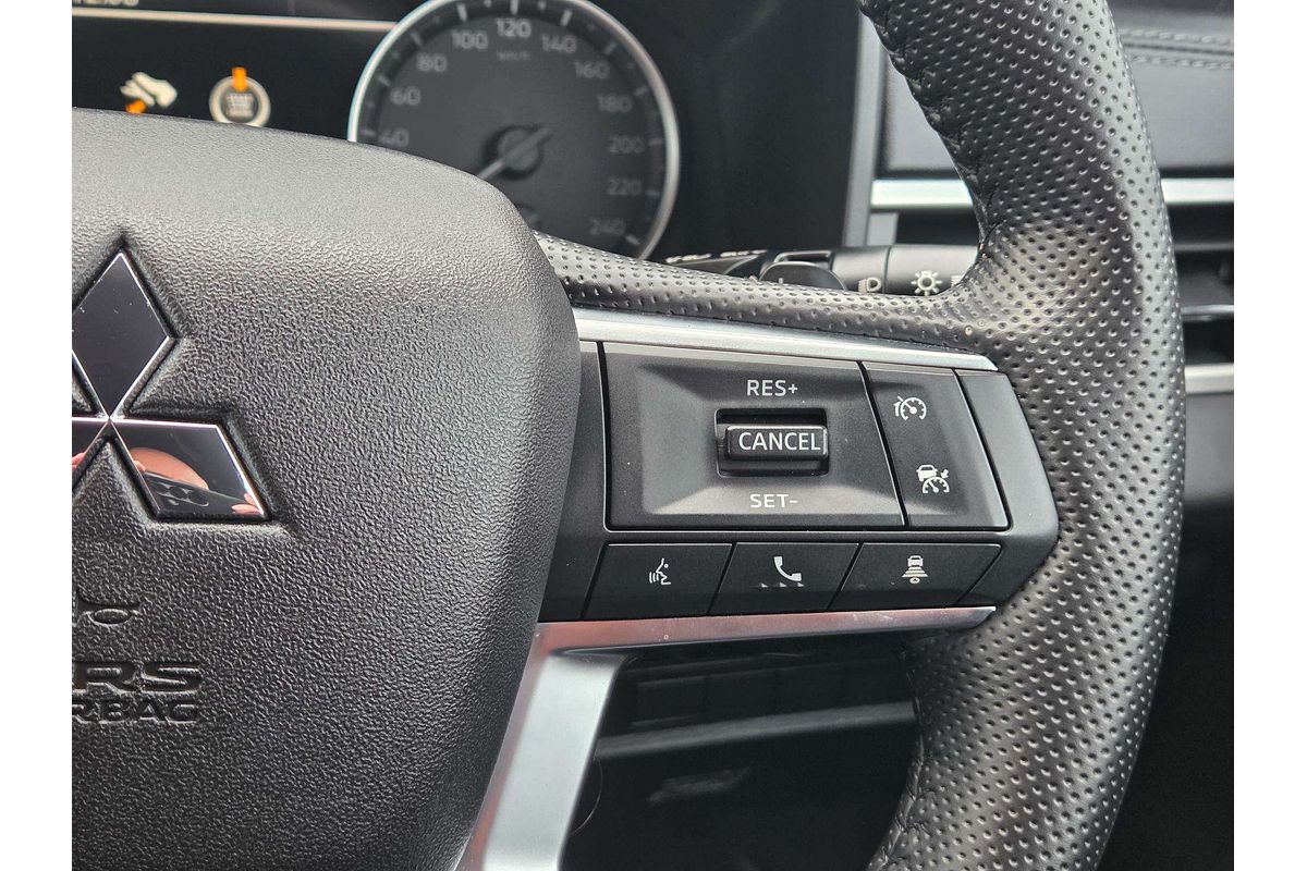 2024 Mitsubishi Outlander Black Edition ZM
