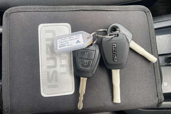 2019 Isuzu D-MAX SX High Ride  Rear Wheel Drive