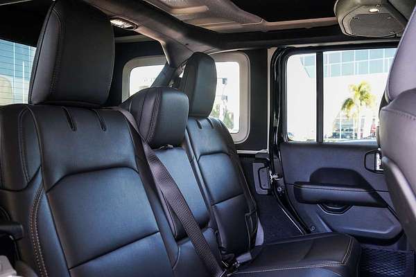 2024 Jeep Wrangler Unlimited Overland JL