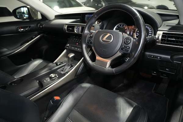 2016 Lexus IS IS200t Luxury ASE30R