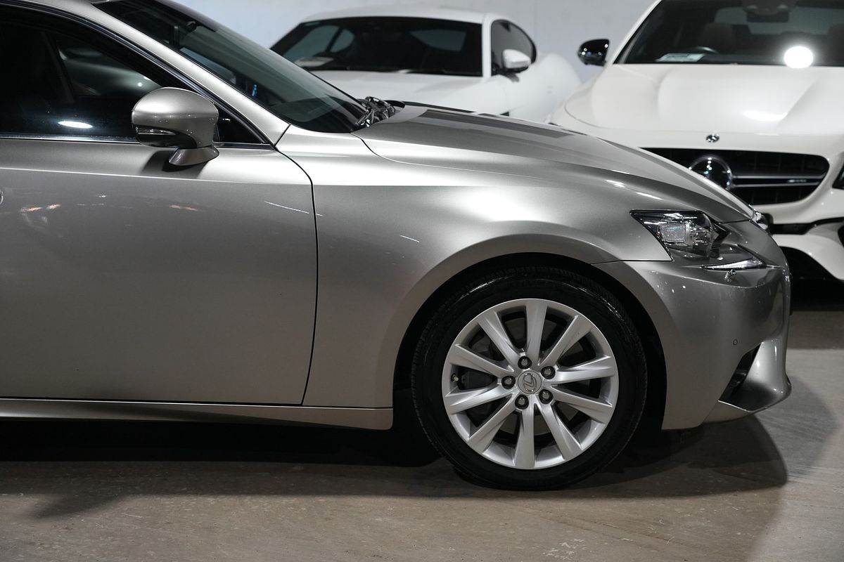 2016 Lexus IS IS200t Luxury ASE30R