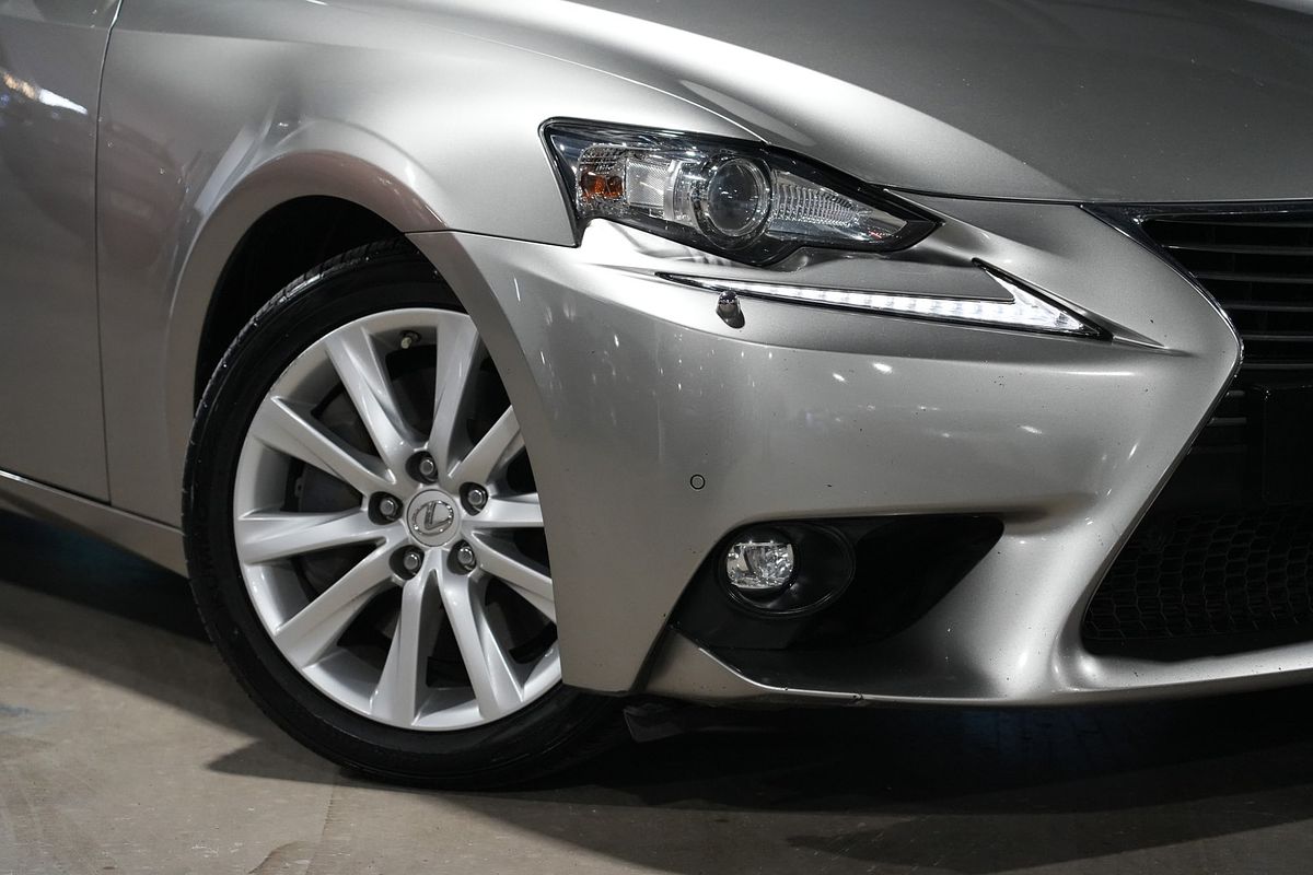 2016 Lexus IS IS200t Luxury ASE30R